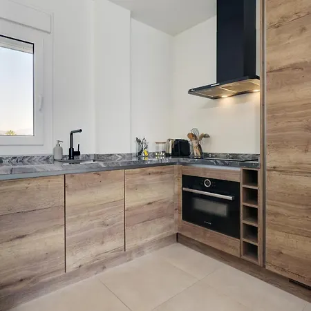 Penthouse Belisimo - Gerenoveerd Met Balkon & Zeezicht *